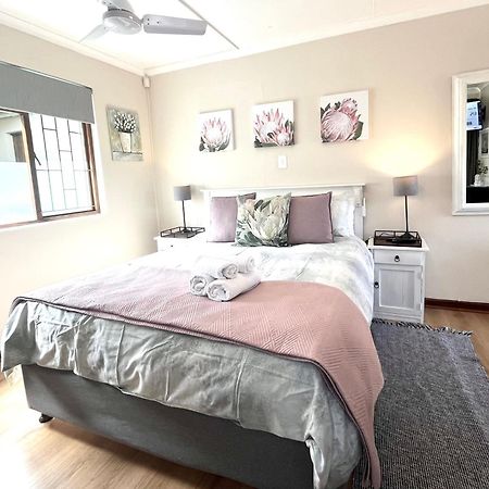 Dolphin Circle Bed And Breakfast Plettenberg Bay Exterior foto