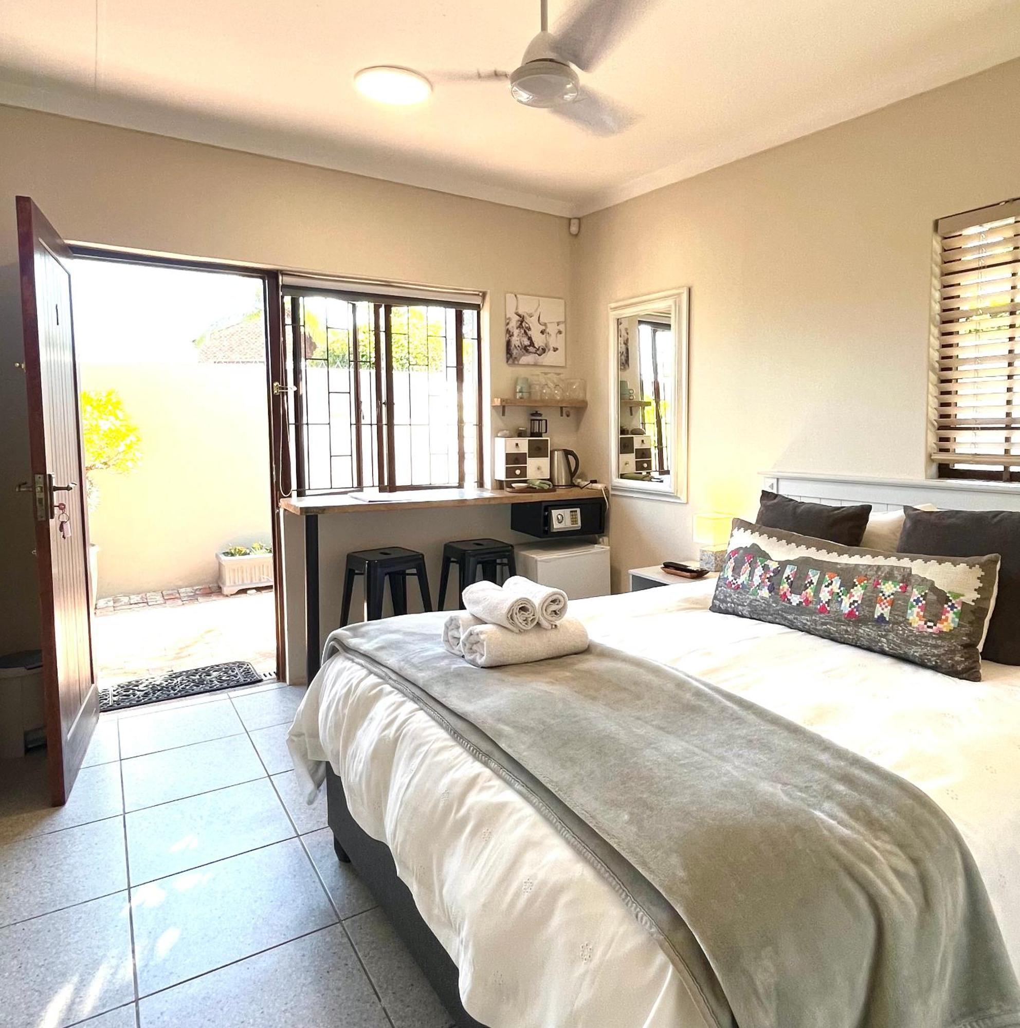 Dolphin Circle Bed And Breakfast Plettenberg Bay Exterior foto