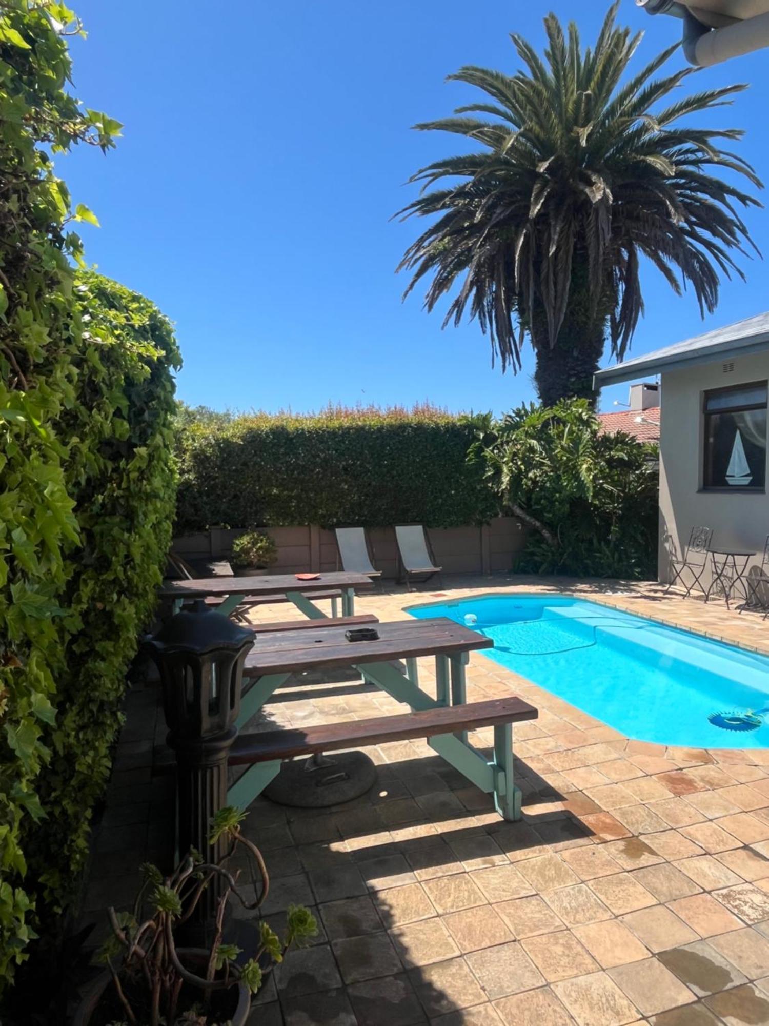 Dolphin Circle Bed And Breakfast Plettenberg Bay Exterior foto